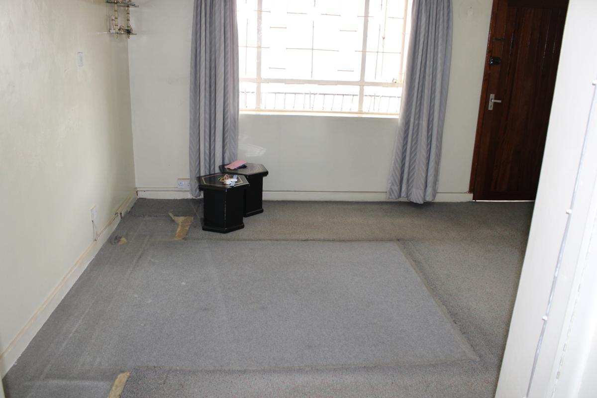 5 Bed Townhouse with En Suite in Westlands Area - 14