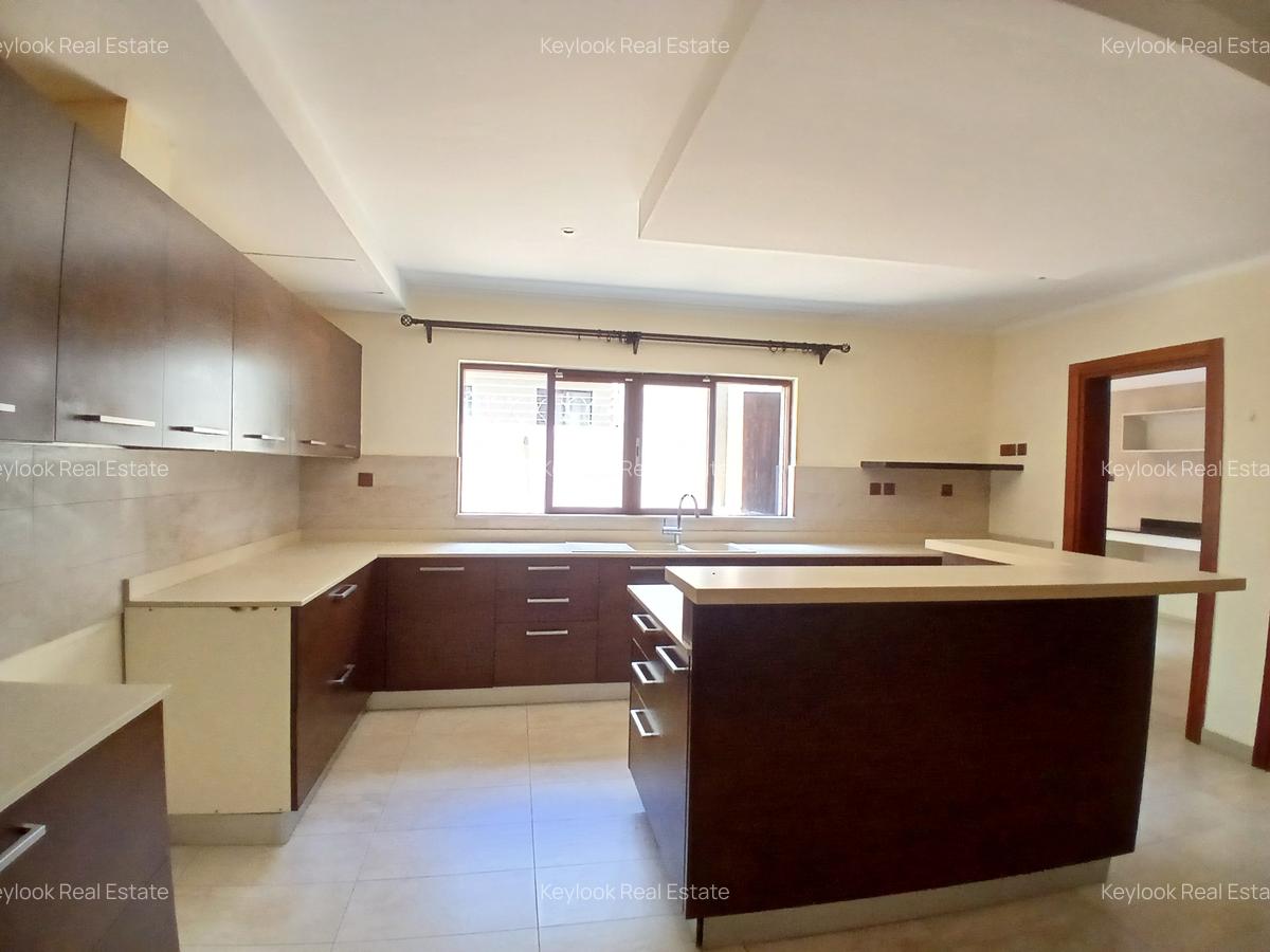 5 Bed Townhouse with En Suite at Lavington Green - 6