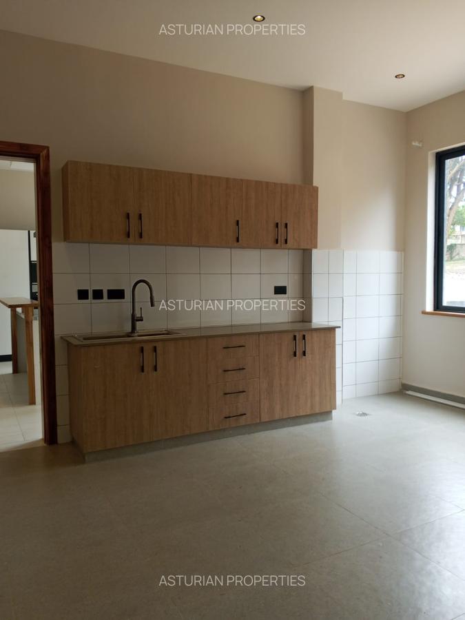 4 Bed Apartment with En Suite in Westlands Area - 20