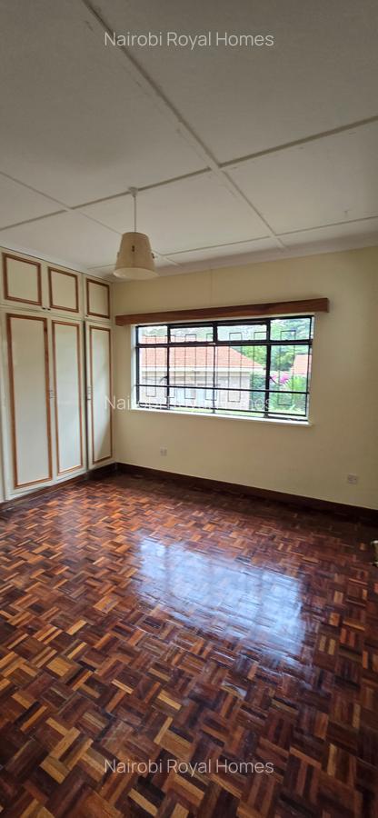 4 Bed House with En Suite at Nyari Close - 11