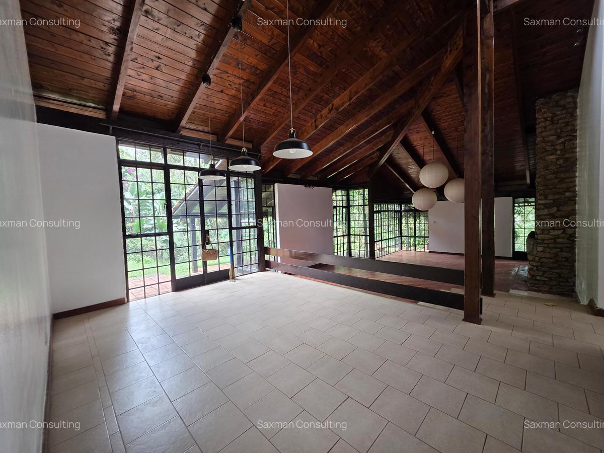 4 Bed House with Garden in Spring Valley - 15