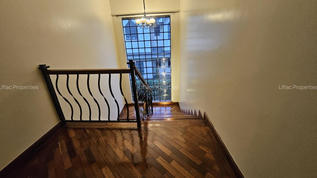 4 Bed Townhouse with En Suite in Kiambu Road - 17