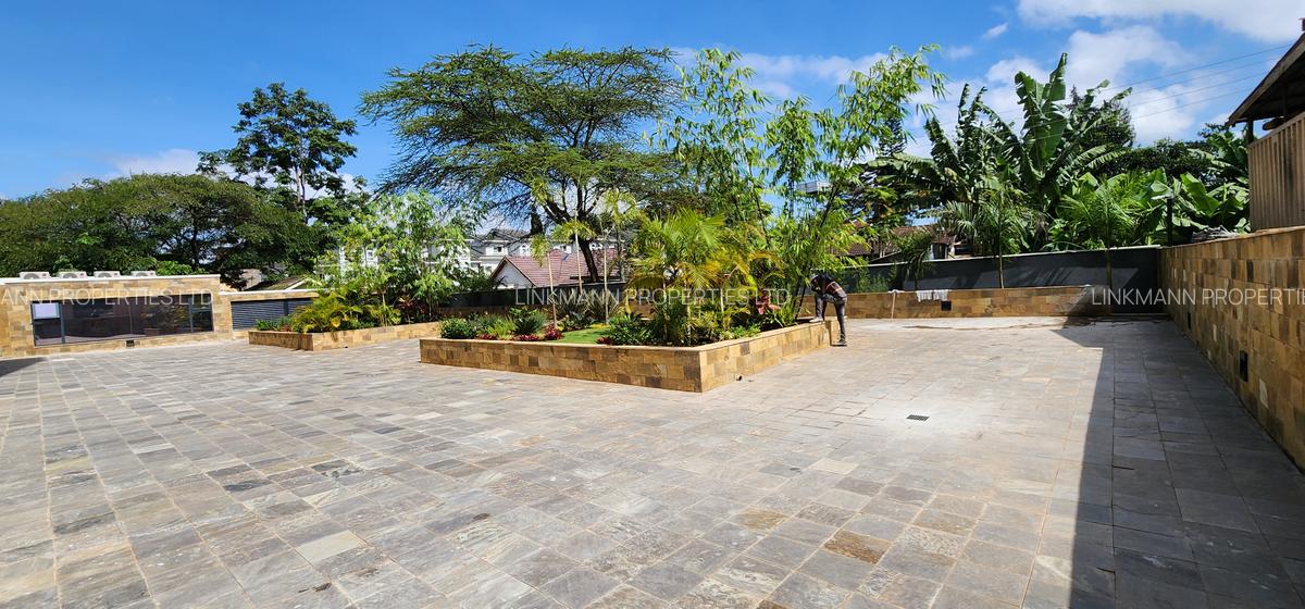 4,200 ft² Office with Service Charge Included in Lavington - 11