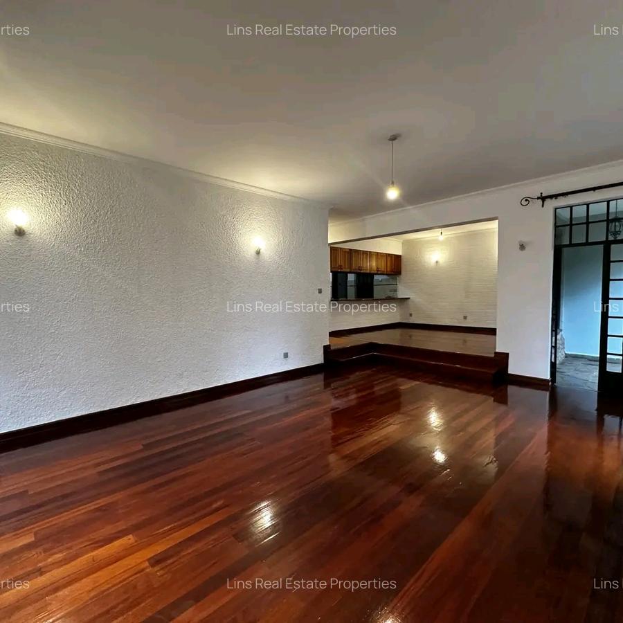 4 Bed Townhouse with En Suite in Spring Valley - 17