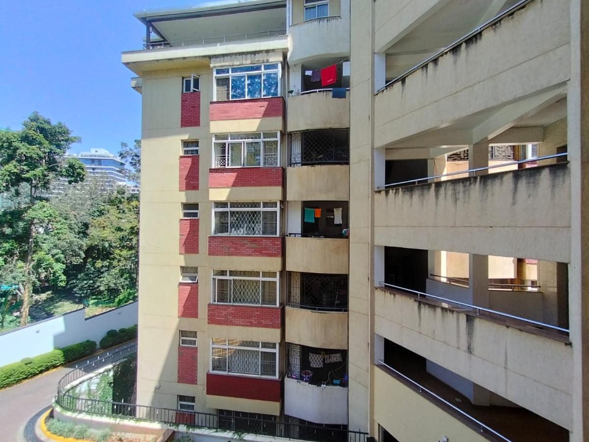 4 Bed Apartment with En Suite in Rhapta Road - 1