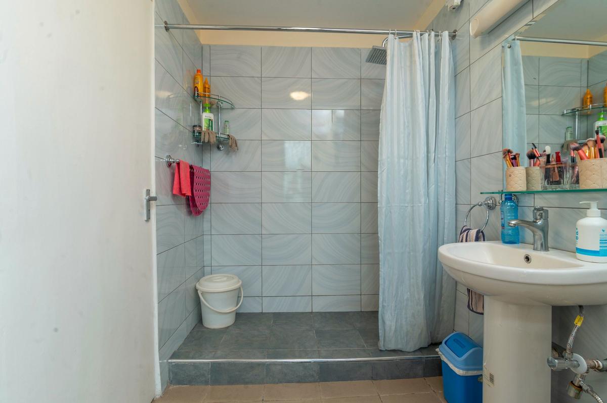 3 Bed Apartment with En Suite in Embakasi - 13