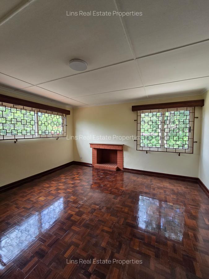 4 Bed Townhouse with En Suite in Lavington - 15