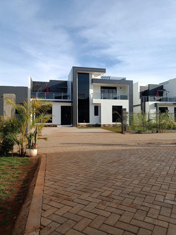 5 bed house with en suite at daykio bustani