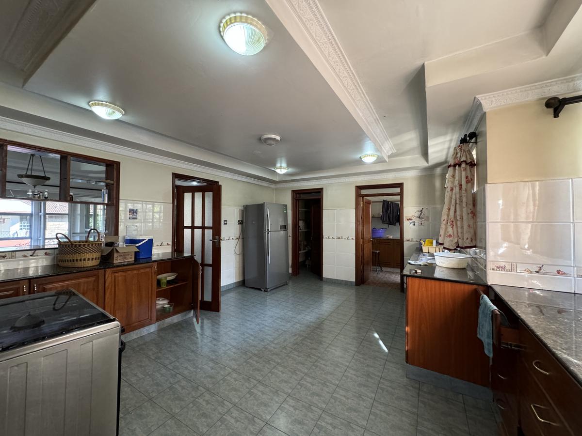 5 Bed Townhouse with En Suite in Kileleshwa - 7