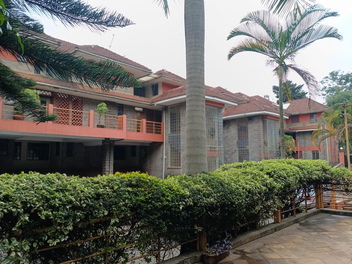 4 Bed Apartment with En Suite at Lavington - 3