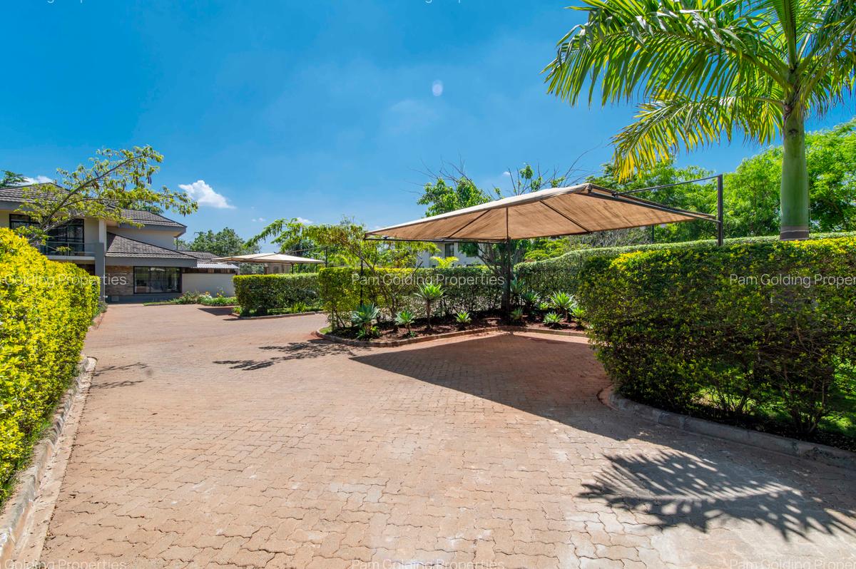 4 Bed House at Ridgeways Lane - 18