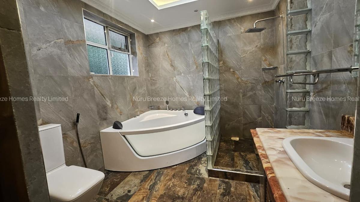 4 Bed House with En Suite in Runda - 8