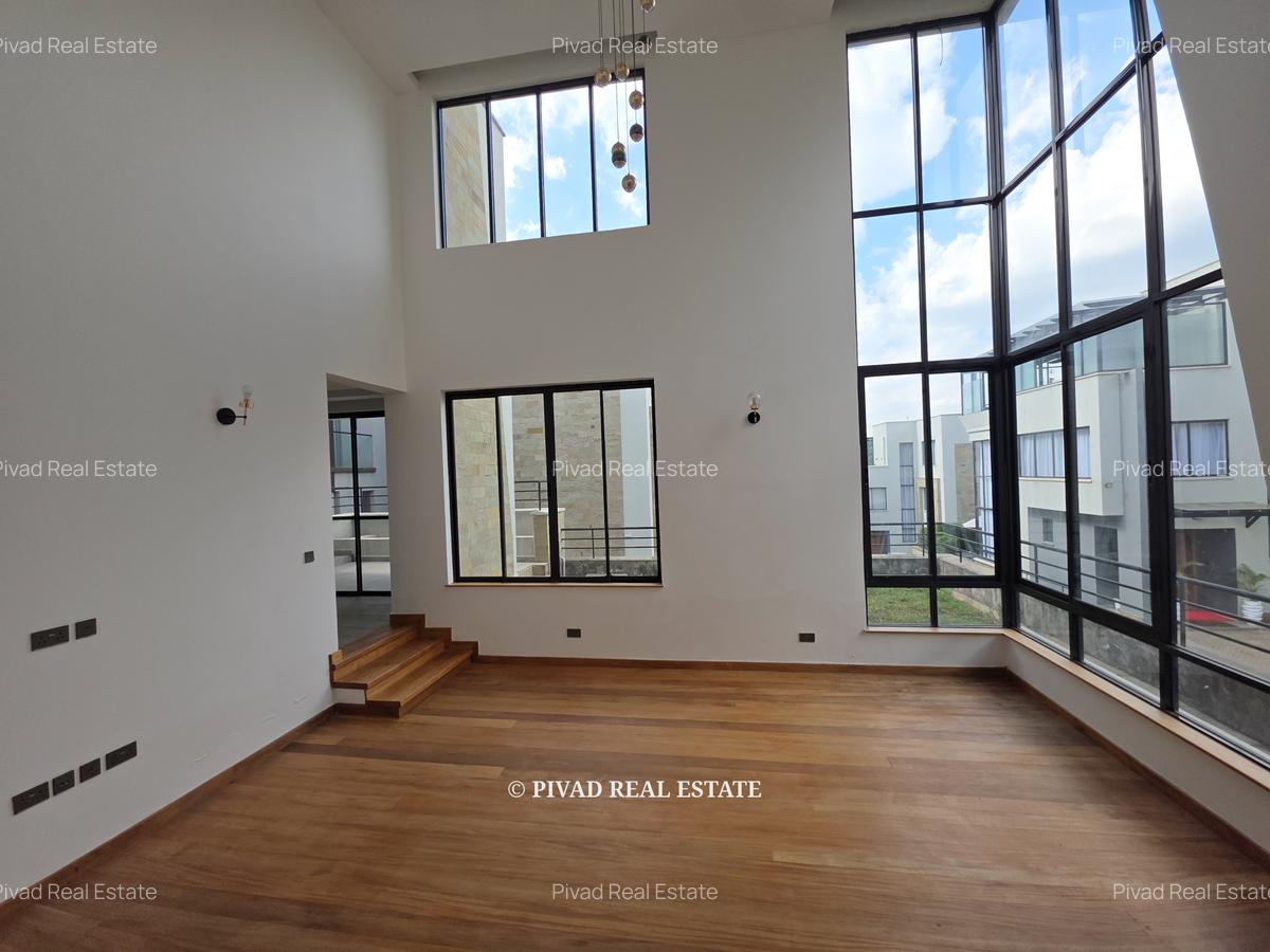 5 Bed Townhouse with En Suite in Lavington - 3