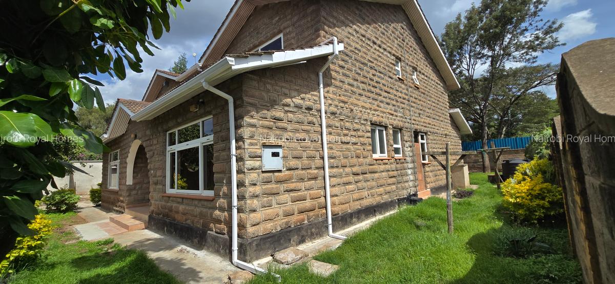 5 Bed Townhouse with En Suite at Lavington Green - 20