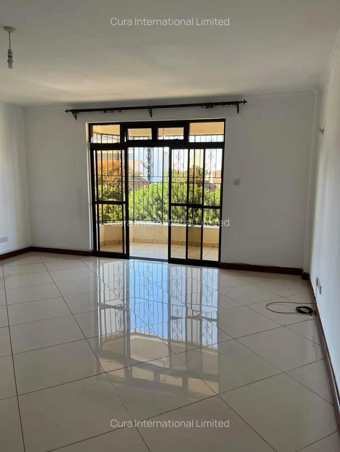 4 Bed Apartment with En Suite in Parklands - 1