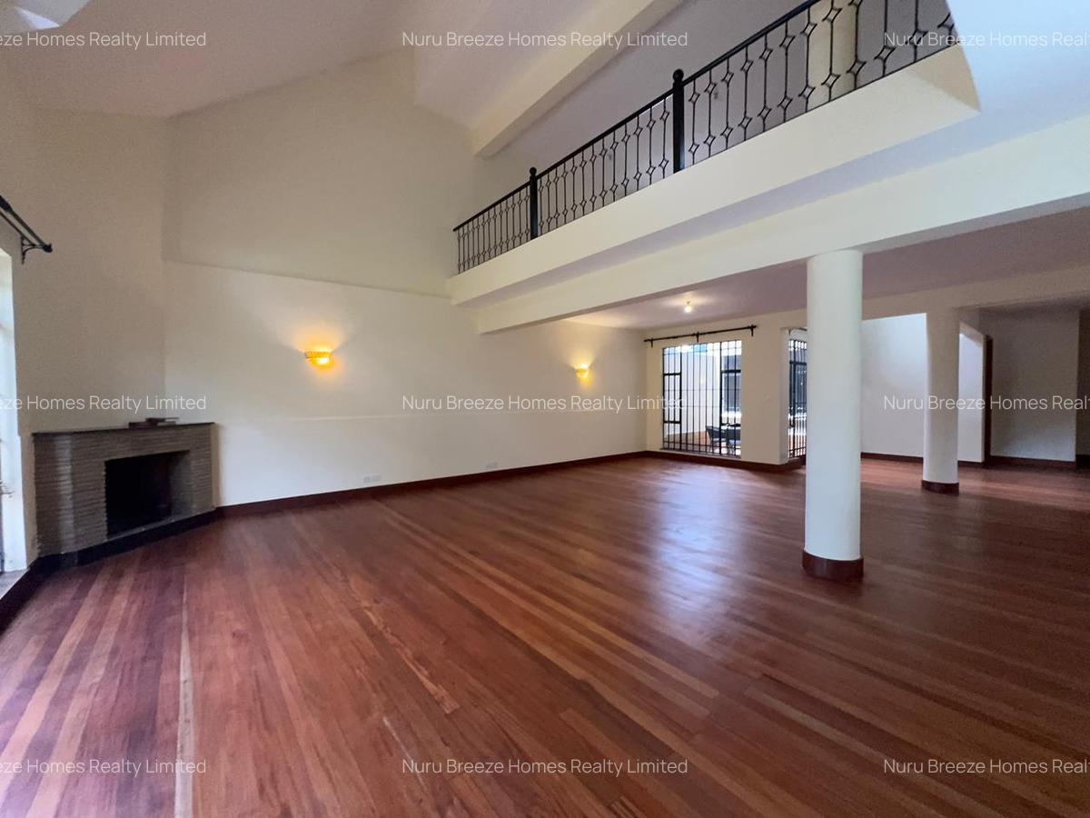 5 Bed Townhouse with En Suite in Lavington - 12