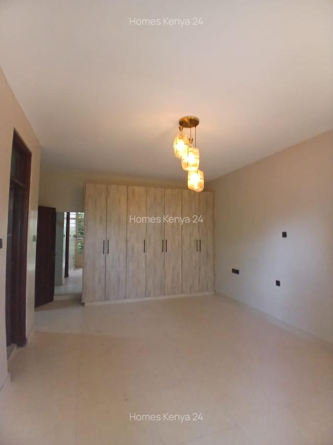 5 Bed House in Garden Estate - 16