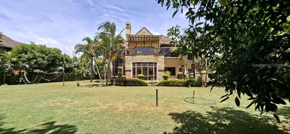 5 Bed Villa with En Suite in Runda - 1