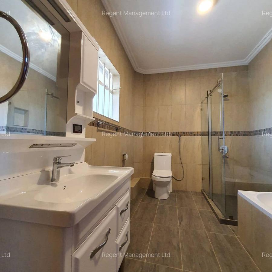 4 Bed House with En Suite at Five Star Road - 13