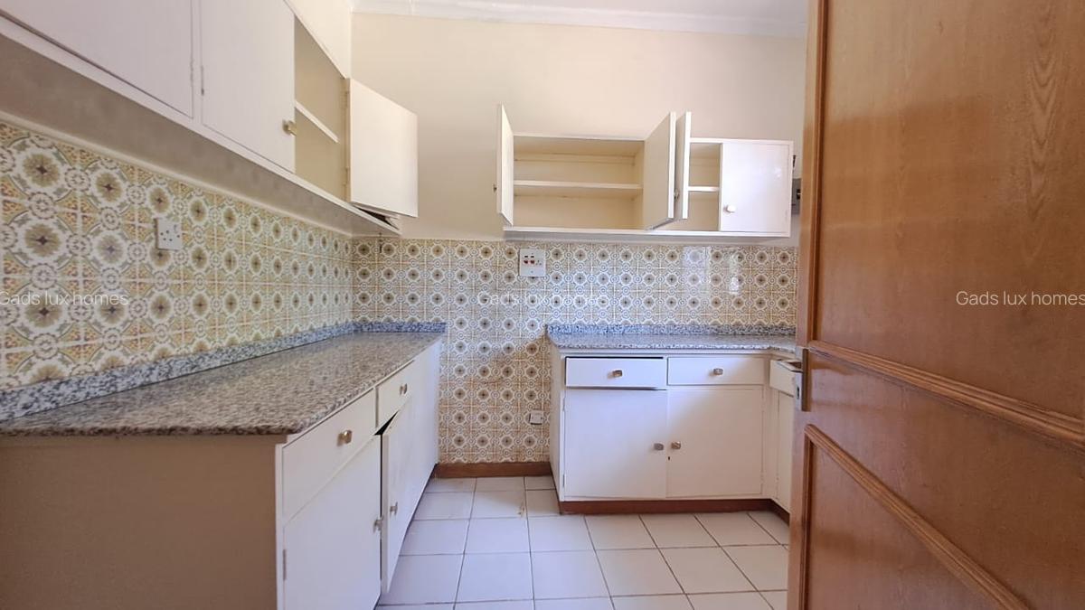 4 Bed Townhouse with En Suite at Spring Valley - 8