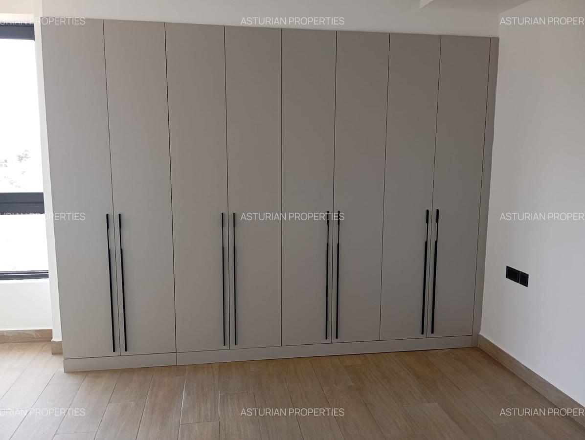 3 Bed Apartment with En Suite in Westlands Area - 13