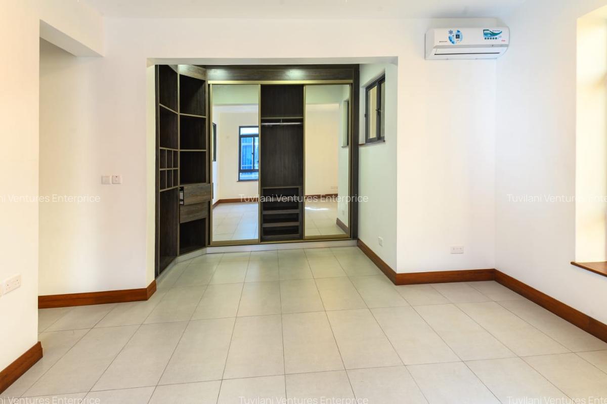 4 Bed Villa with En Suite at Nyali Mombasa - 4