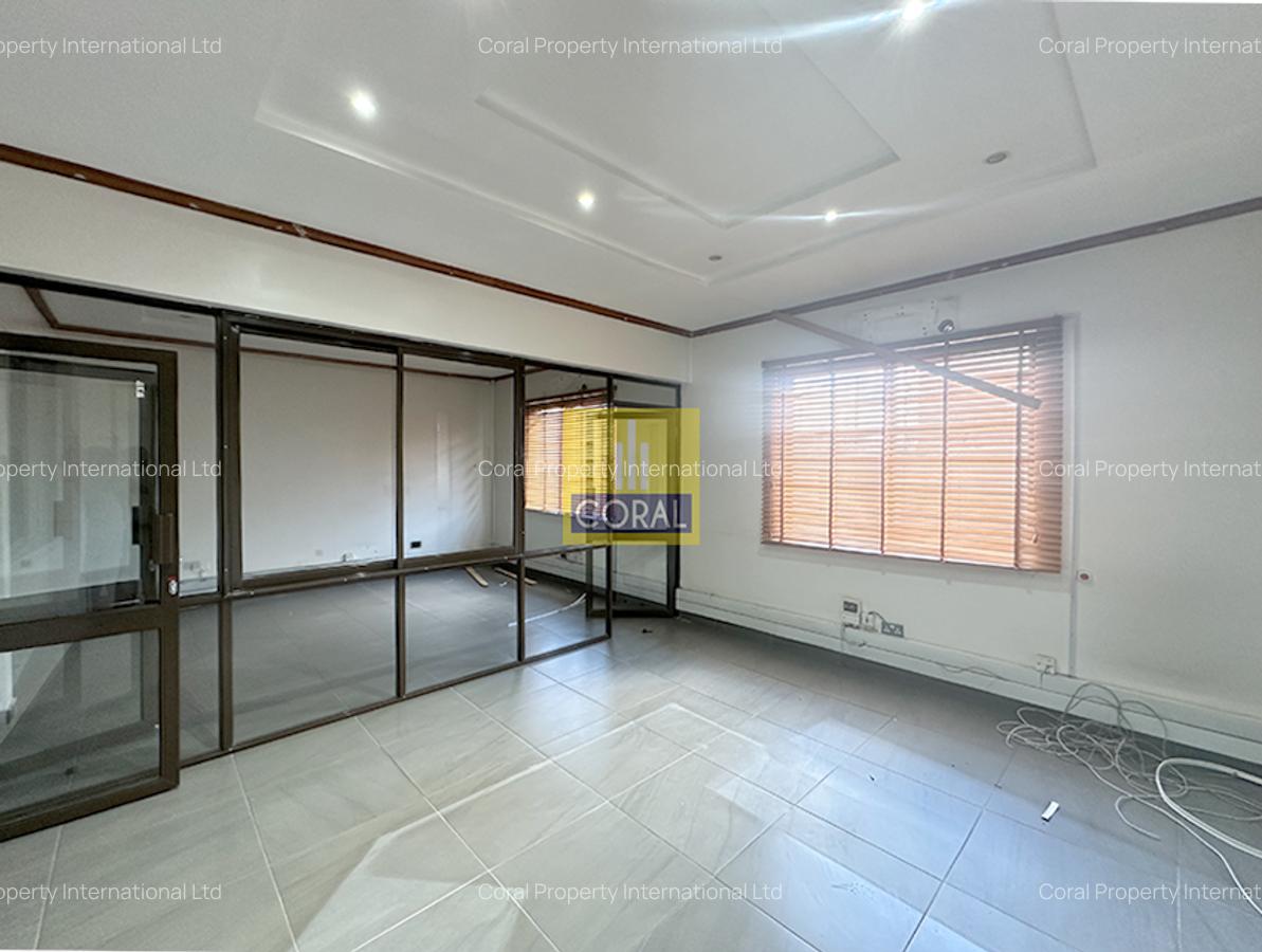 29,825 ft² Warehouse in Industrial Area - 19