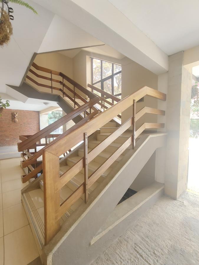 1 Bed Apartment with Swimming Pool in Kilimani - 10