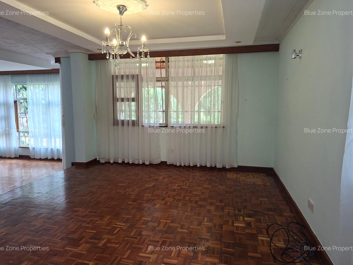 4 Bed House with En Suite at Off Mimosa Rd - 7