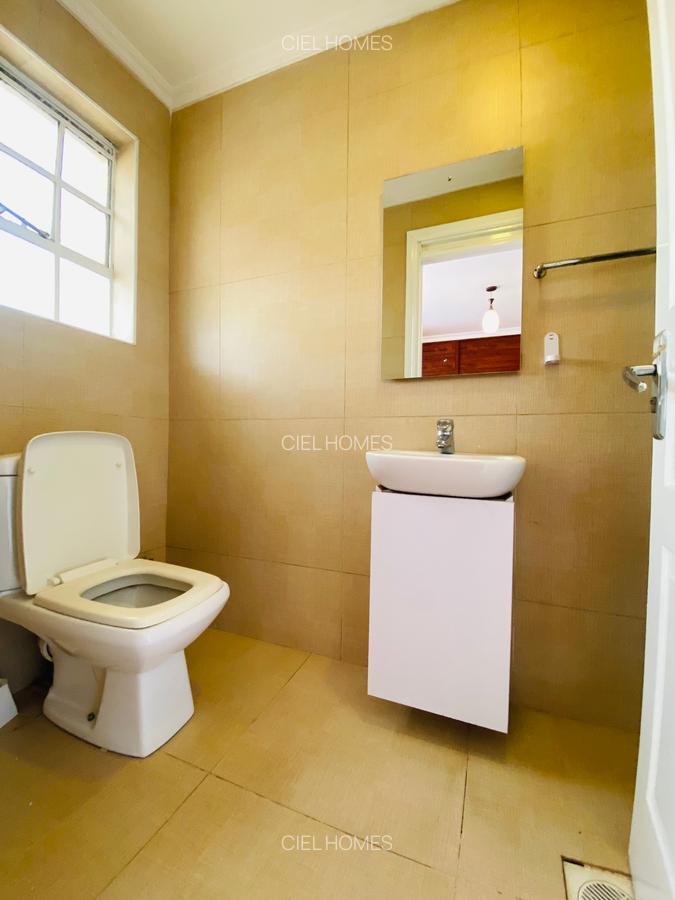 5 Bed Townhouse with En Suite in Kileleshwa - 12
