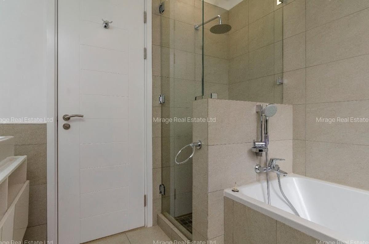 4 Bed Villa with Swimming Pool in Garden Estate - 14