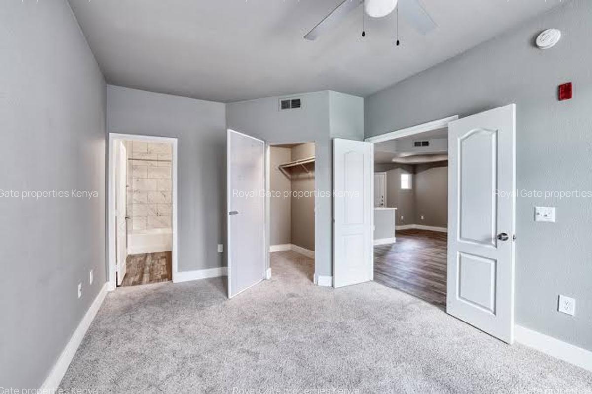 1 Bed Apartment with En Suite at Riverside Drive - 4