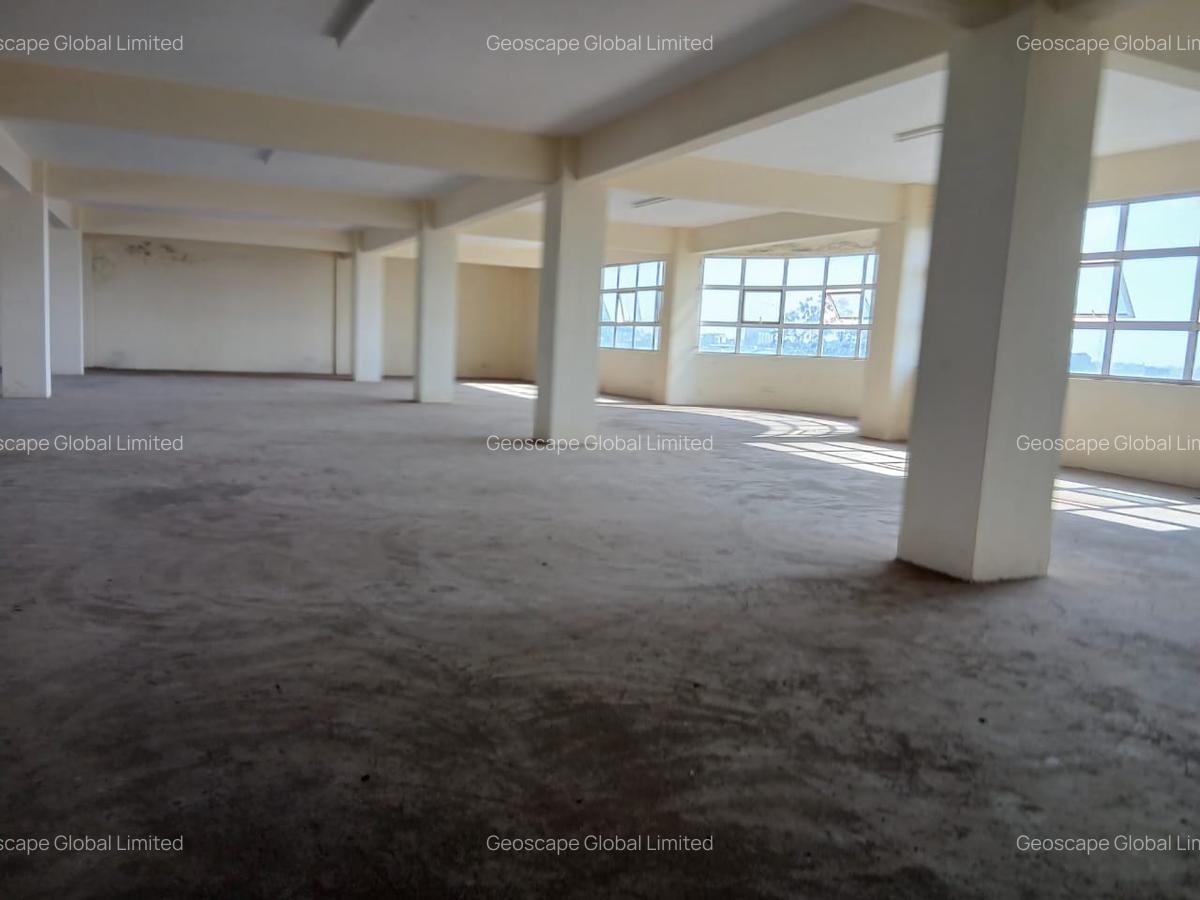 5,400 ft² Warehouse with Parking in Ruaraka - 1