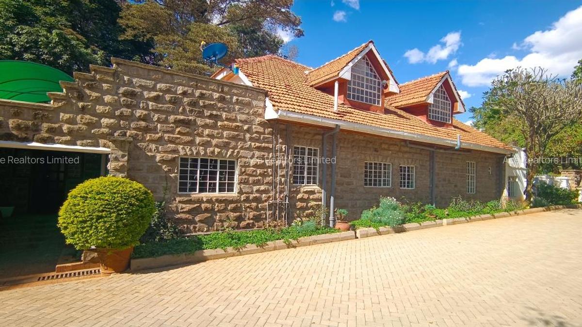 6 Bed House with En Suite at Near Muthaiga Golf Club Nairobi - 1