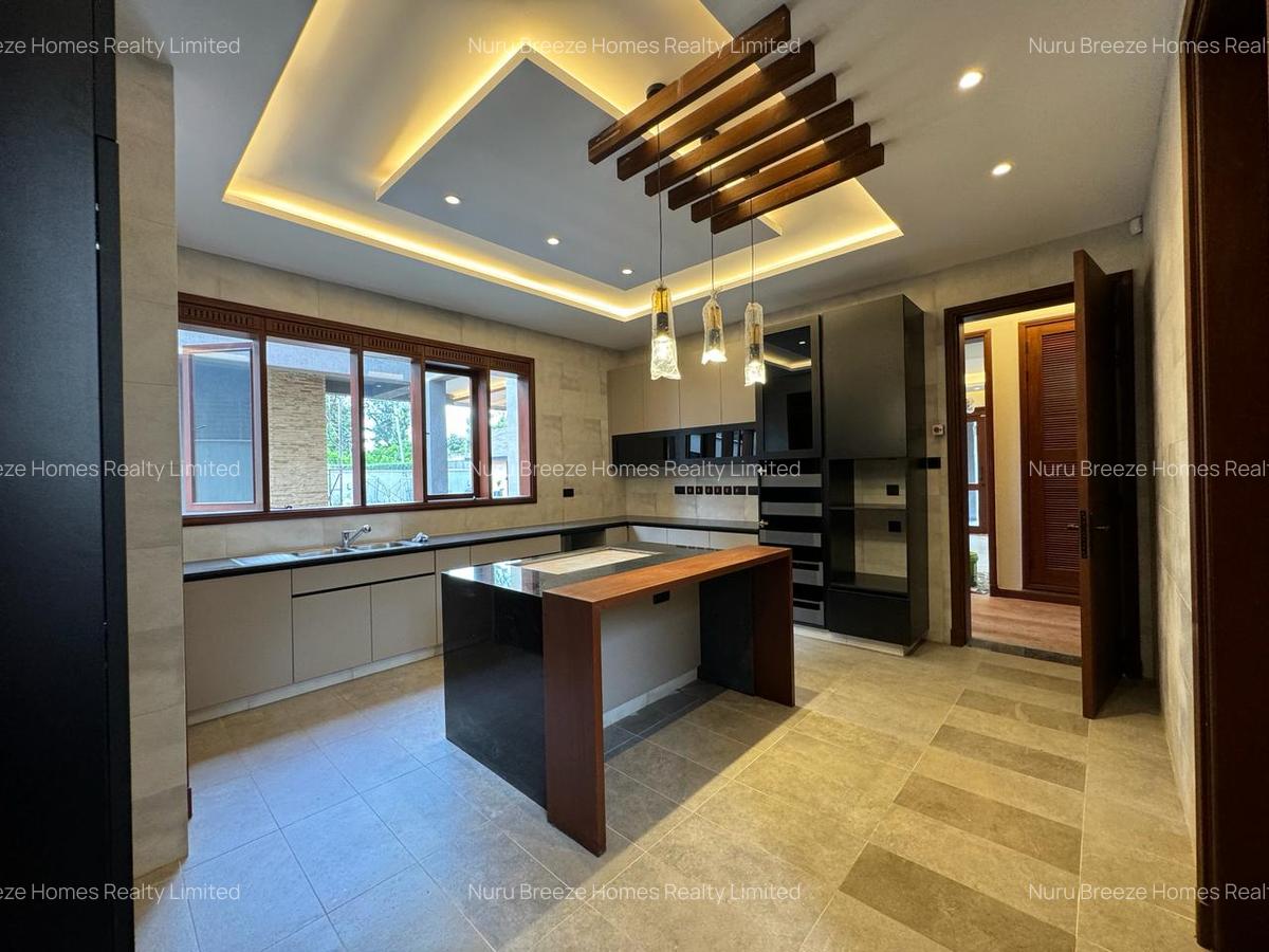 4 Bed House with En Suite in Runda - 3