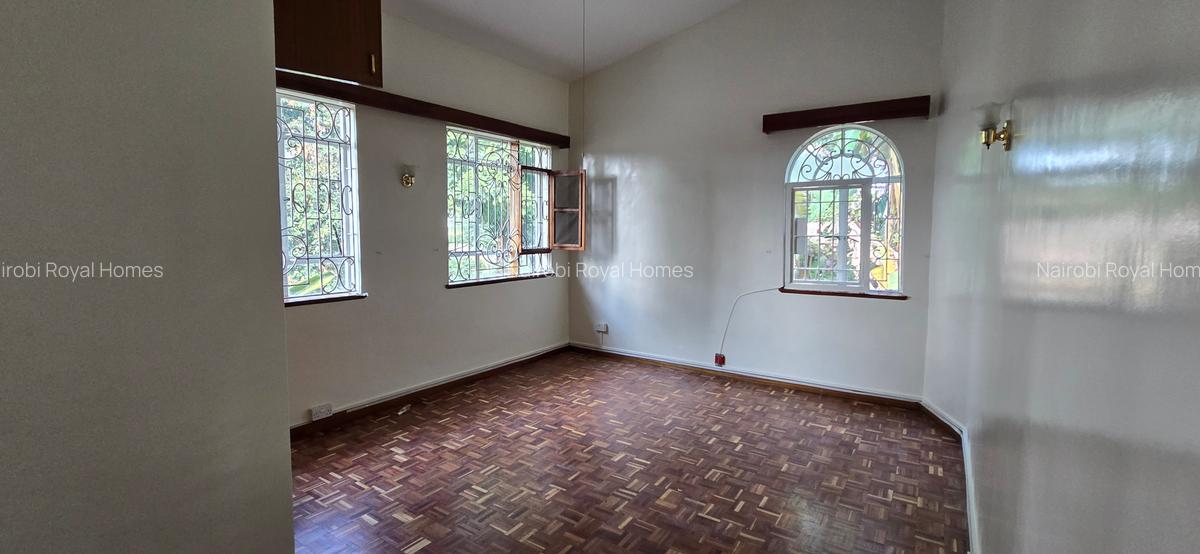 5 Bed House with En Suite at Redhil Close - 16