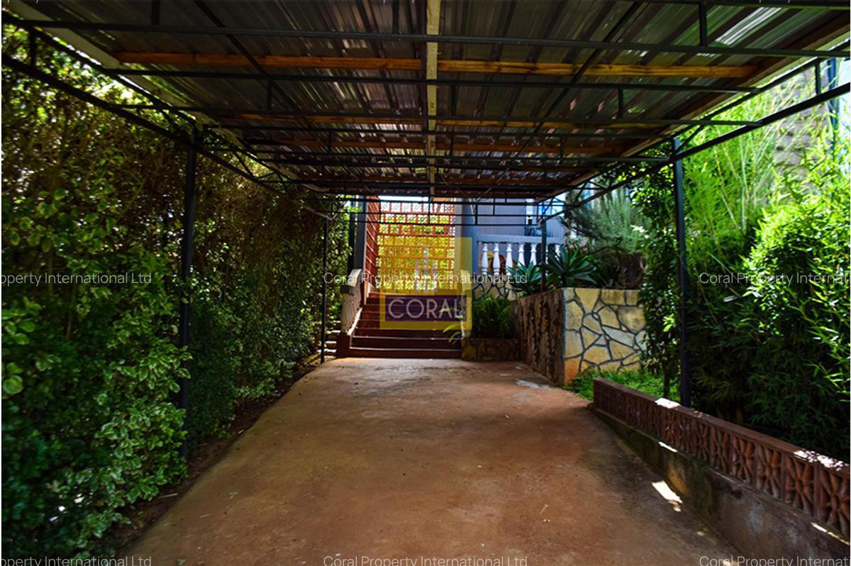 4 Bed House in Kiambu Road - 14