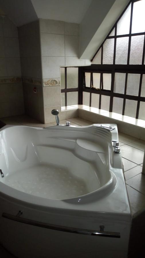 4 Bed Townhouse with En Suite at Lavington - 2