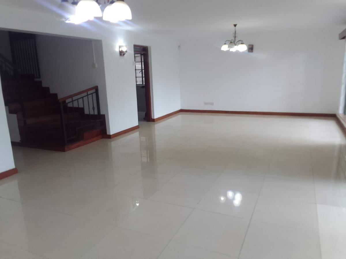 4 Bed Townhouse with En Suite in Westlands Area - 11
