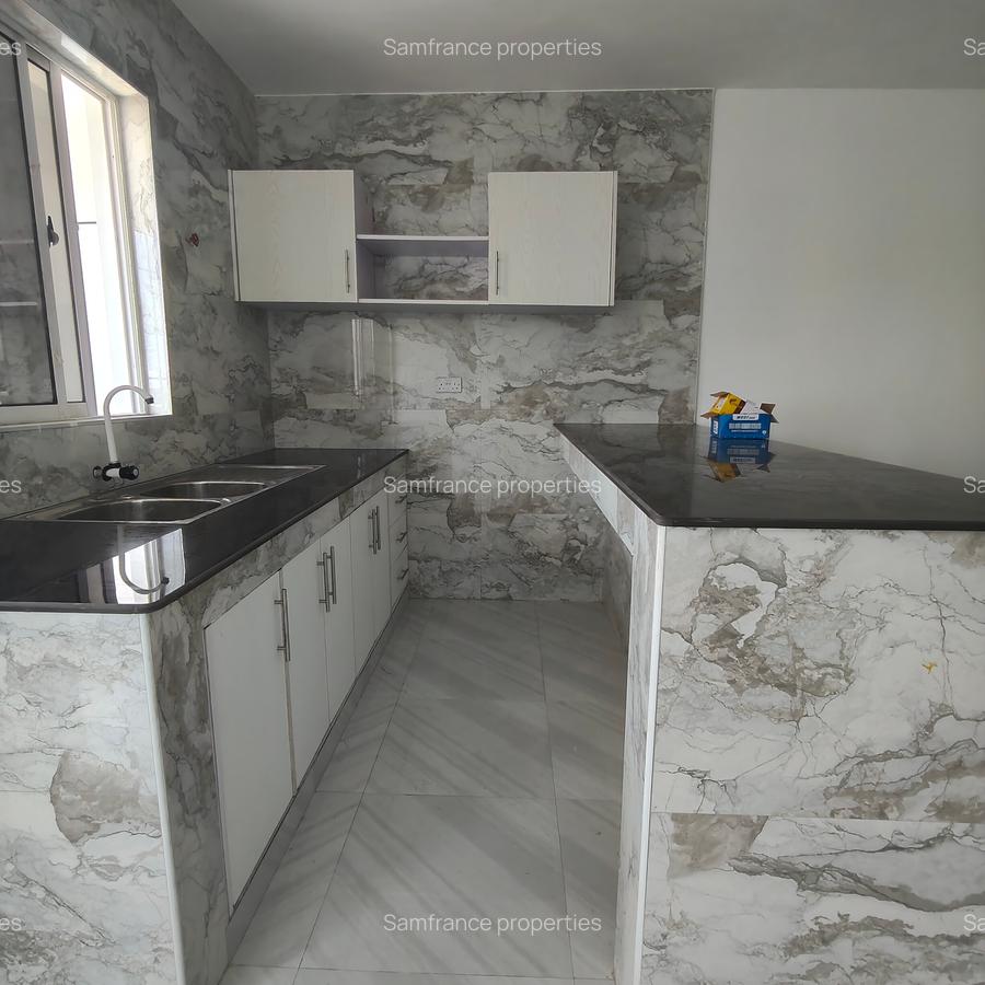 1 Bed Apartment with En Suite at Prideinn Paradise - 2