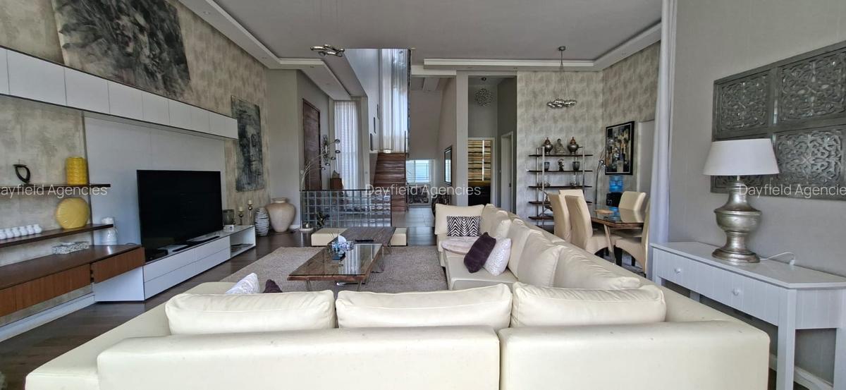 4 Bed House with En Suite in Spring Valley - 1