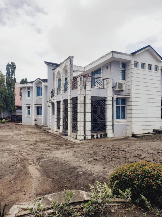 4 Bed Townhouse with En Suite in Nyali Area - 2