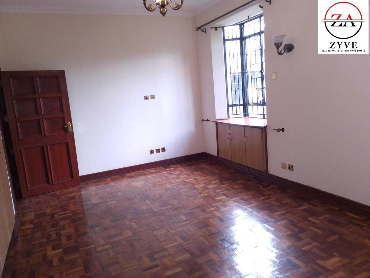 3 Bed Apartment with En Suite at Off Oloitokitok Road - 1