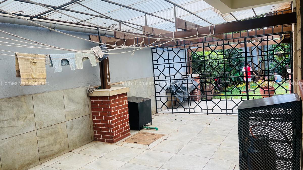 5 Bed Townhouse with En Suite in Lavington - 16