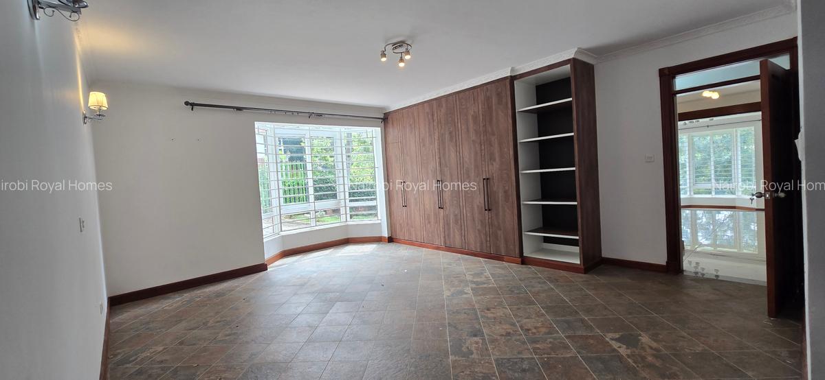 5 Bed Townhouse with En Suite at Rosslyn Lone Tree - 18