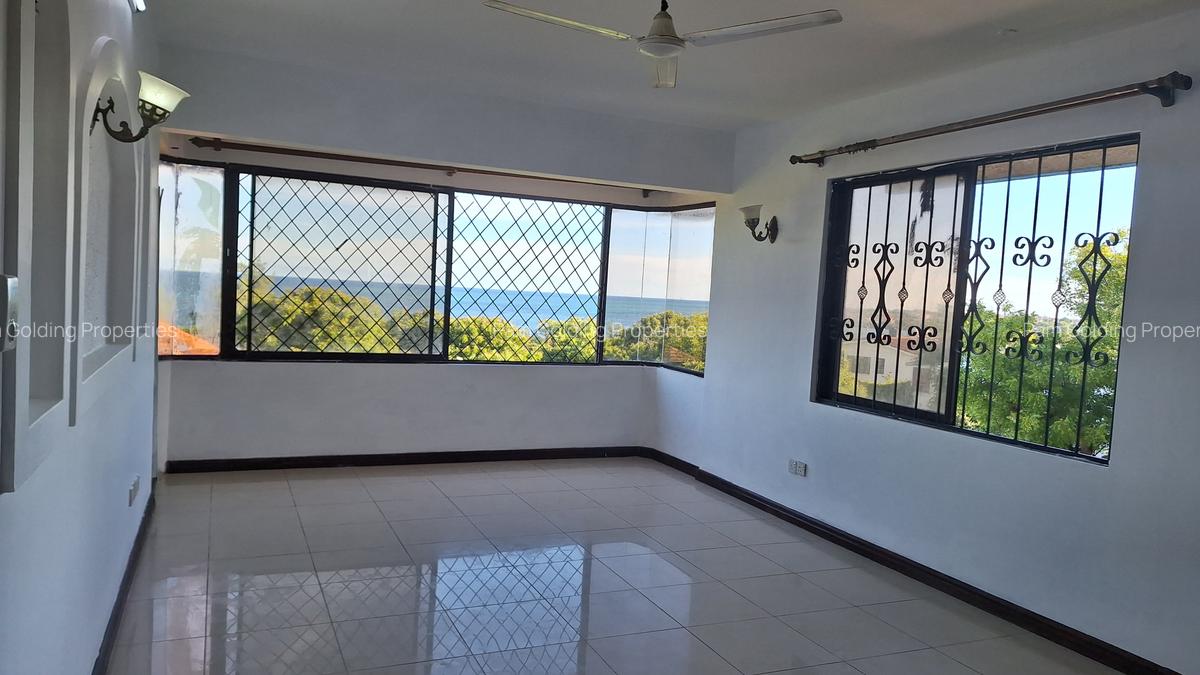4 Bed Apartment with En Suite at Kaunda Avenue - 5