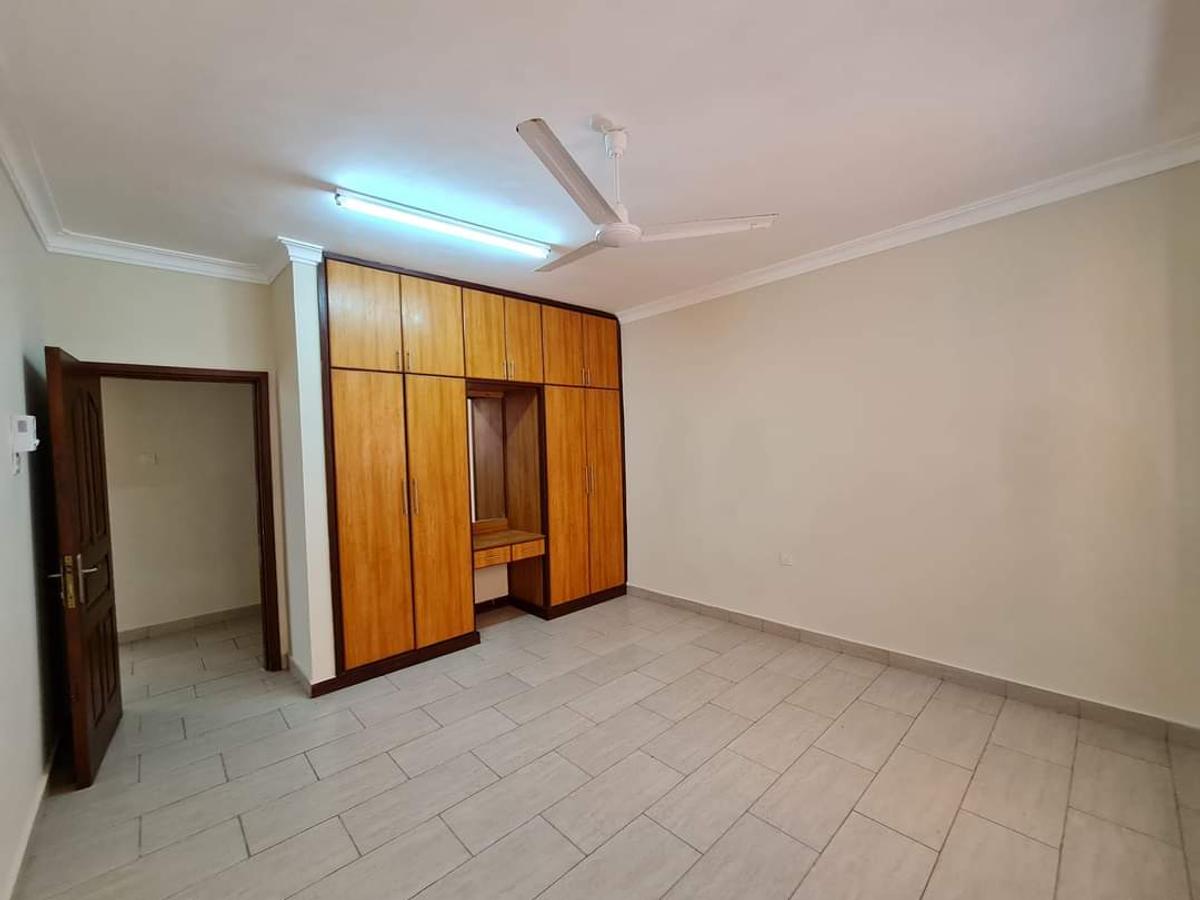 3 Bed Apartment with En Suite in Nyali Area - 12