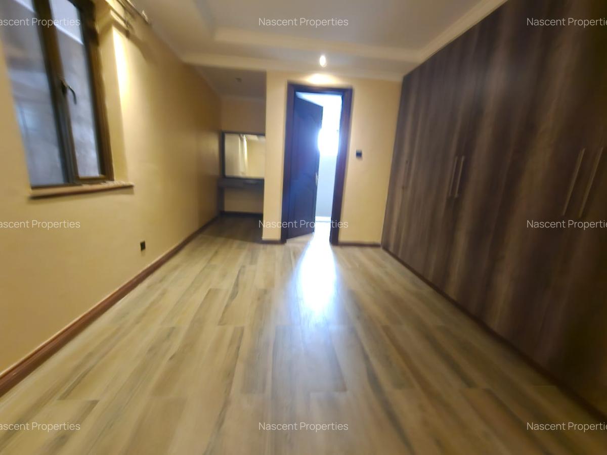 5 Bed Townhouse with En Suite in Lavington - 20