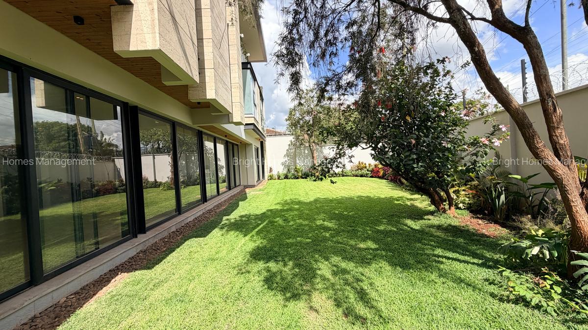 5 Bed Townhouse with En Suite in Westlands Area - 2