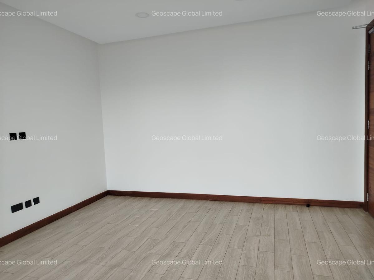 4 Bed Apartment with En Suite in General Mathenge - 6